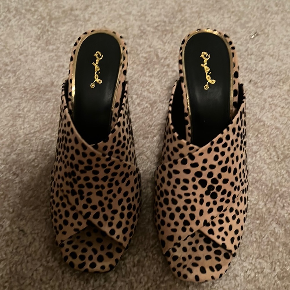 Lulus leopard heels